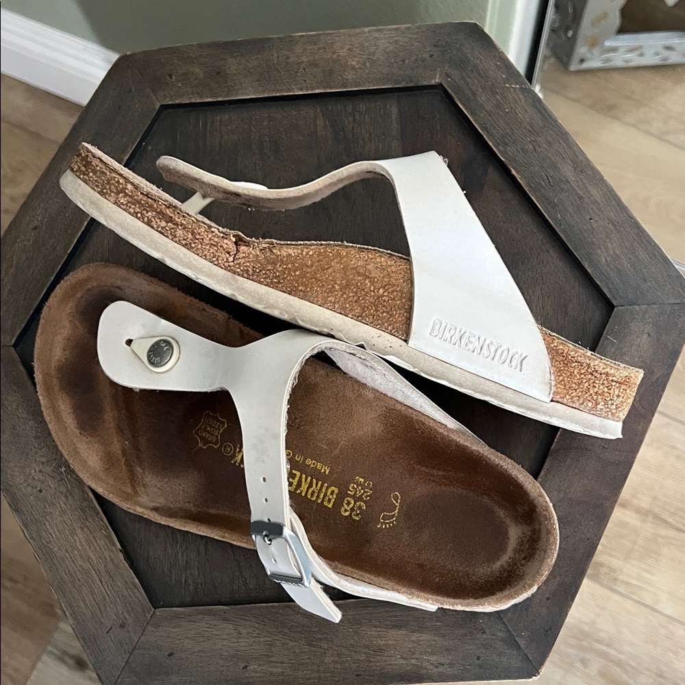 🛑 1 hour sale. Birkenstock White and Tan Thong Sandals - Picture 6 of 9